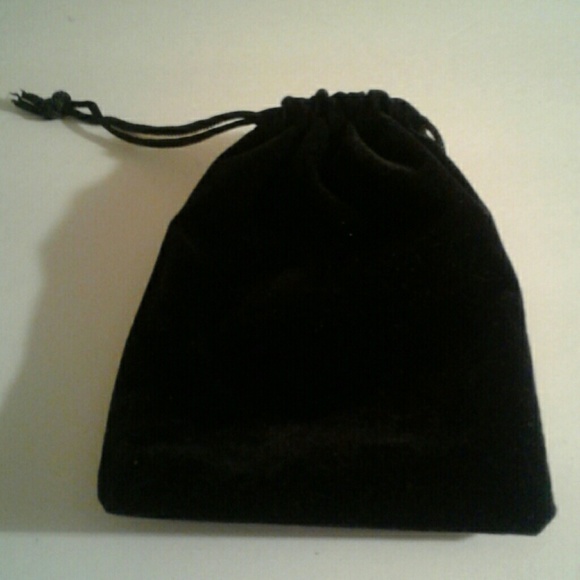 SALE 50% off BUNDLES 2+ items FREE GIFT BAG - Picture 2 of 4